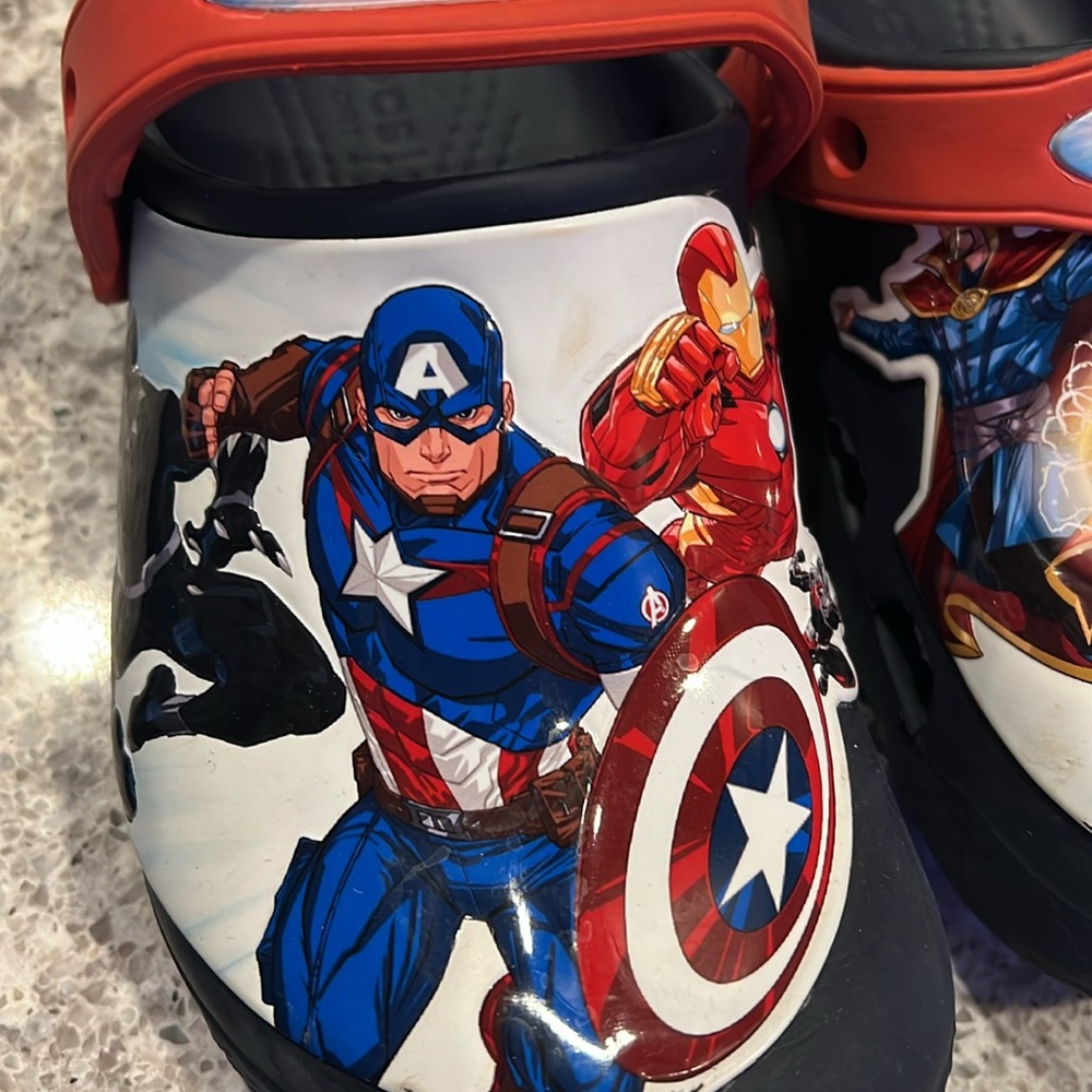 Marvel Crocs - Picture 2 of 5